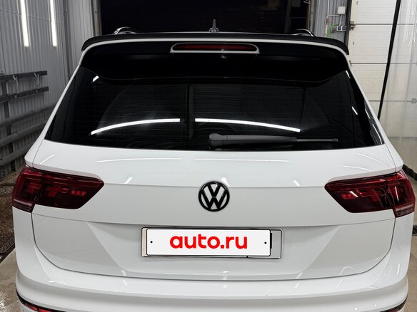2018 Volkswagen Tiguan II, белый, 2800000 рублей - вид 2