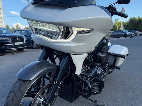 2023 Harley-Davidson Road Glide, белый, 2790000 рублей, вид 3