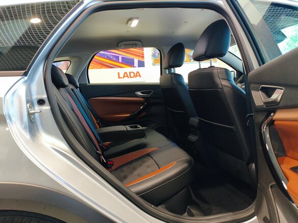 2026 Lada (ВАЗ) Vesta SW Cross I Рестайлинг (NG), серебристый, 2118000 рублей - вид 11