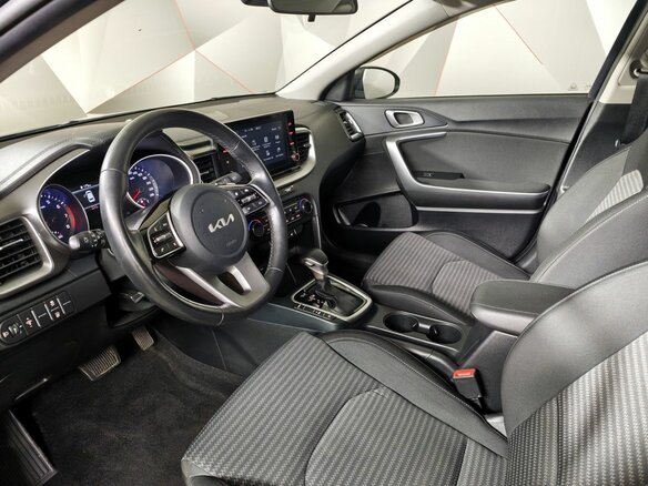 2021 Kia Ceed III Рестайлинг, чёрный, 1879000 рублей - вид 17