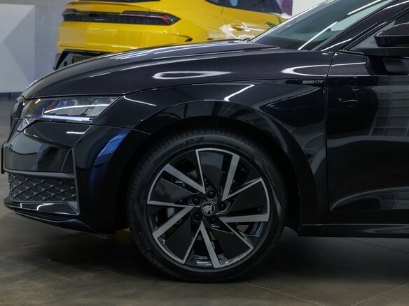 2025 Skoda Octavia IV (A8) Рестайлинг, чёрный - вид 13