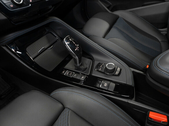 2020 BMW X1 20i xDrive II (F48) Рестайлинг, чёрный, 3770000 рублей - вид 17