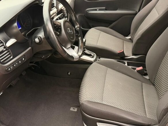 2018 Kia Rio IV, красный, 1300000 рублей - вид 6