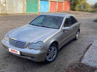 2001 Mercedes-Benz C-Класс 240 II (W203), бежевый, 580000 рублей, вид 1