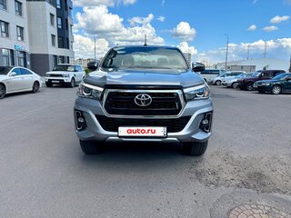 2018 Toyota Hilux VIII Рестайлинг, серебристый, 4290000 рублей, вид 4