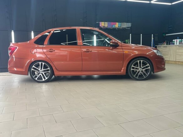 2014 Lada (ВАЗ) Granta Sport I, оранжевый, 650000 рублей