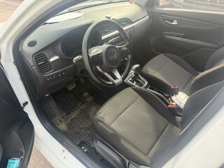 2019 Kia Rio IV, белый, 1321000 рублей, вид 5