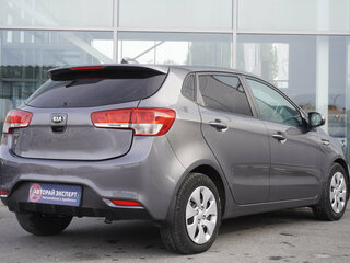 2017 Kia Rio III Рестайлинг, серый, 1050000 рублей, вид 5
