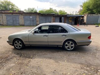 1997 Mercedes-Benz E-Класс 230 II (W210, S210), серый, 700000 рублей, вид 4