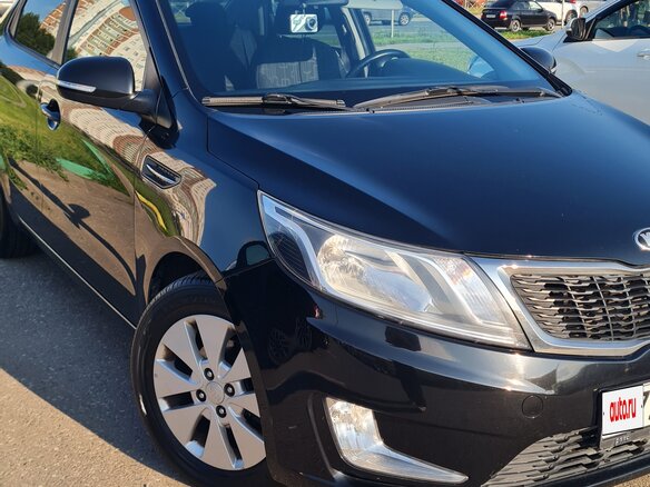 2013 Kia Rio 4-speed III, чёрный, 960000 рублей - вид 2