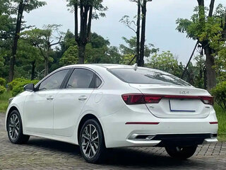 2022 Kia K3 II (China Market), белый, 1250000 рублей, вид 2
