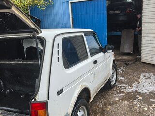 2002 Lada (ВАЗ) 2121 (4x4) I Рестайлинг, белый, 230000 рублей, вид 5