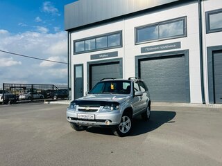 2013 Chevrolet Niva I Рестайлинг, серебристый, 649999 рублей, вид 1
