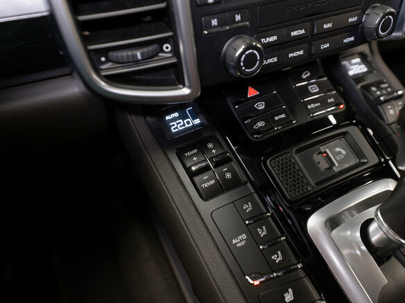 2017 Porsche Cayenne Diesel II Рестайлинг (958), белый, 4100000 рублей - вид 26