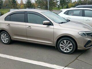 2021 Volkswagen Polo VI, коричневый, 1599000 рублей, вид 2