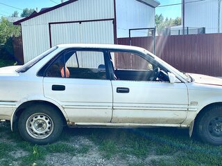 1989 Toyota Corolla VI (E90), белый, 150000 рублей, вид 1