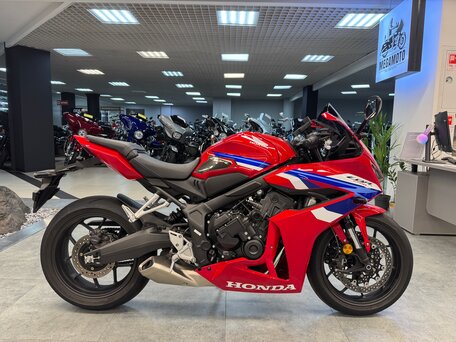 2025 Honda CBR 650R, чёрный, 1130000 рублей, вид 1