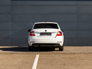2018 Skoda Octavia III (A7) Рестайлинг, белый, 1595000 рублей, вид 5