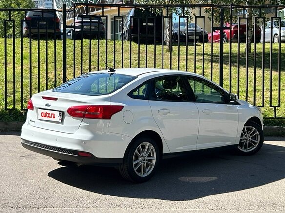 2018 Ford Focus III Рестайлинг, белый, 1100000 рублей - вид 2