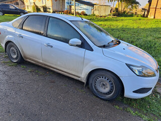 2010 Ford Focus II Рестайлинг, белый, 280000 рублей, вид 2