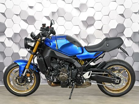 2023 Yamaha XSR900, синий, 1249000 рублей, вид 4