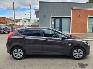 2016 Hyundai Solaris I Рестайлинг, коричневый, 753000 рублей, вид 4