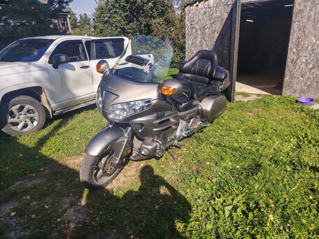 2002 Honda GL 1800 Gold Wing, серый, 700000 рублей, вид 4
