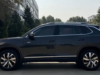 2023 Volkswagen Tharu I, чёрный, 1800333 рублей, вид 4