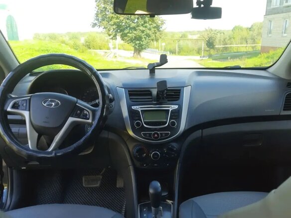 2013 Hyundai Solaris I, чёрный, 745000 рублей - вид 5