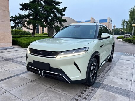 2024 BYD Yuan Up 45.12 kWh, бежевый, 1630000 рублей, вид 2