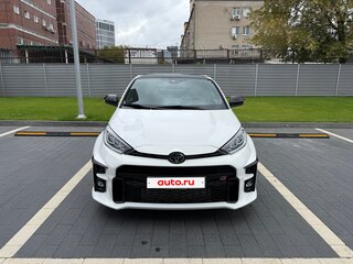 2020 Toyota Yaris IV, белый, 4100000 рублей, вид 2