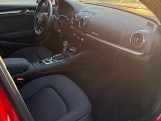 2018 Audi A3 III (8V) Рестайлинг, красный, 1960000 рублей, вид 4