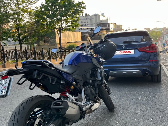 2021 BMW F 900 R, синий, 830000 рублей - вид 8