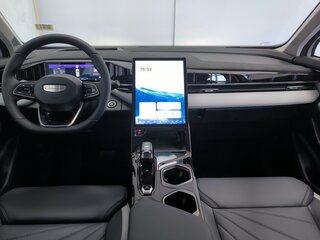 2026 Geely Atlas II, белый, 3349990 рублей, вид 4