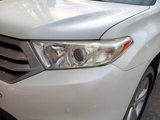 2011 Toyota Highlander II (XU40) Рестайлинг, белый, 1800000 рублей, вид 4