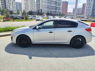 2013 Chevrolet Cruze I Рестайлинг, серебристый, 690000 рублей, вид 5