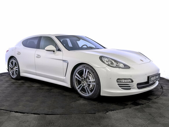 2011 Porsche Panamera 4S I, белый, 5200000 рублей - вид 2