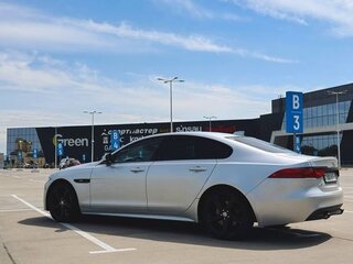 2017 Jaguar XF II, серебристый, 2250000 рублей, вид 2