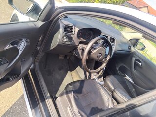2018 Volkswagen Polo V Рестайлинг, белый, 1050000 рублей, вид 4