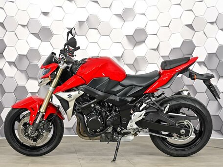 2011 Suzuki GSR 750, красный, 599000 рублей, вид 4