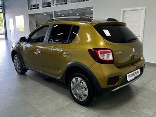 2017 Renault Sandero Stepway II, зелёный, 940000 рублей, вид 3