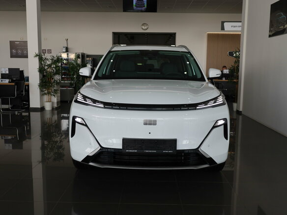 2026 Geely EX5 Гибрид EM-R, белый, 3829990 рублей - вид 4