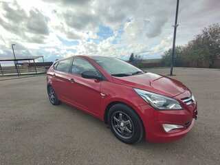 2015 Hyundai Solaris I Рестайлинг, красный, 890000 рублей, вид 3