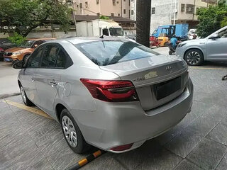 2023 Toyota Vios III Рестайлинг, серебристый, 1120040 рублей, вид 4