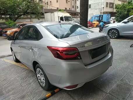 2023 Toyota Vios III Рестайлинг, серебристый, 1120040 рублей, вид 4