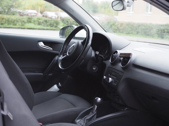 2012 Audi A1 I (8X), белый, 850000 рублей - вид 4