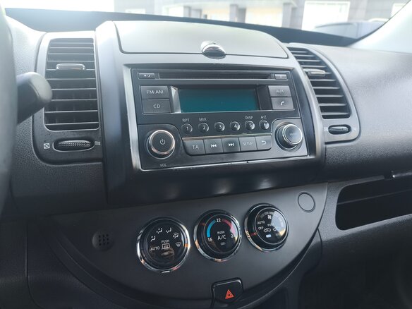 2013 Nissan Note I Рестайлинг, белый, 740000 рублей - вид 16