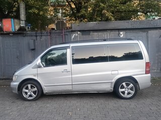 2003 Mercedes-Benz V-Класс 220 I (W638), серебристый, 520000 рублей, вид 3