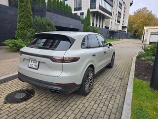 2022 Porsche Cayenne S III, серый, 9500000 рублей, вид 3