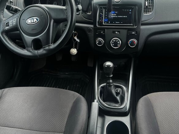 2013 Kia Cerato 6-speed II, бежевый, 680000 рублей - вид 7